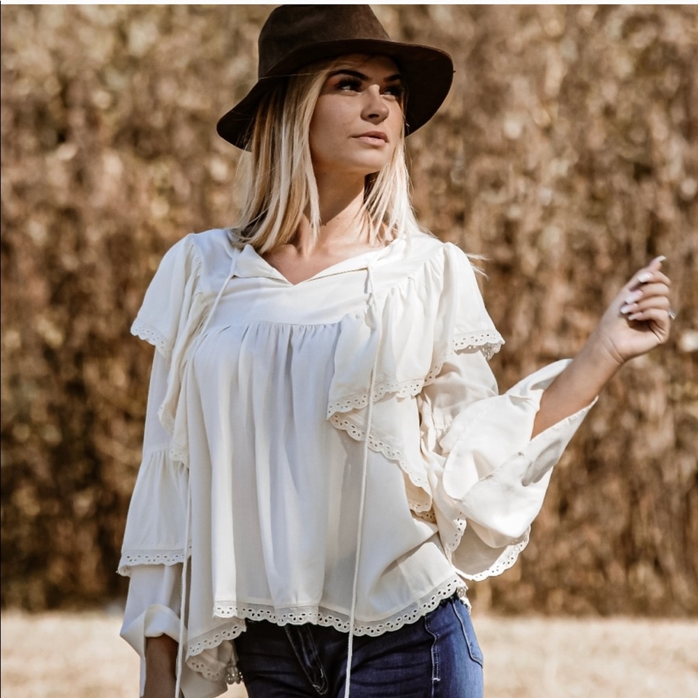 1 LEFT! Eyelet Boho Chic Top In Cream-Small - Picture 2 of 6